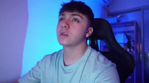 Snapshot of aron__cooper chatting on 19, 6, 2026 aron__cooper online show from 19, 6, 2026