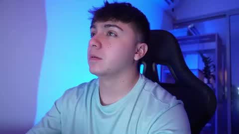 Snapshot of aron__cooper chatting on 1, 7, 2026 aron__cooper online show from 1, 7, 2026