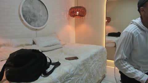 Snapshot of aron_bolt chatting on 7, 2, 2026 ARON BOLT online show from 7, 2, 2026