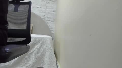 Snapshot of aron_bolt chatting on 11, 2, 2026 ARON BOLT online show from 11, 2, 2026