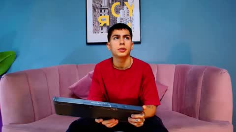 Snapshot of aron_pulse chatting on 2, 2, 2026 aron_pulse online show from 2, 2, 2026