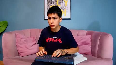 Snapshot of aron_pulse chatting on 25, 2, 2026 aron_pulse online show from 25, 2, 2026