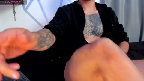 Aron Santoro online show from 20, 12, 2024