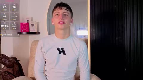 Snapshot of aron_tay chatting on 30, 10, 2025 your aron online show from 30, 10, 2025