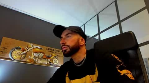 Snapshot of arongrant chatting on 13, 6, 2026 AronGrant online show from 13, 6, 2026