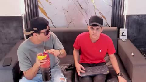 Aroon   online show from 24, 4, 2026