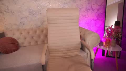 arrinawair online show from 3, 7, 2026
