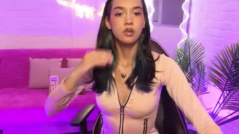 artemiss_tay online show from 4, 12, 2025