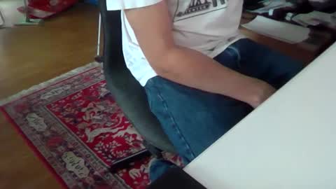 Snapshot of artesian99 chatting on 5, 2, 2026 artesian99 online show from 5, 2, 2026