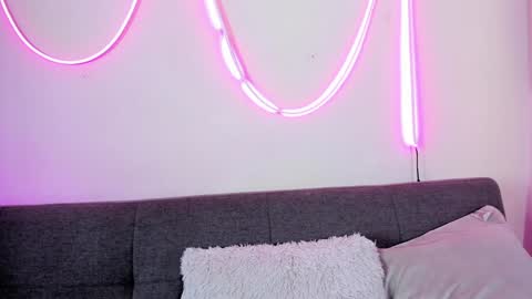 Snapshot of artmiajoy chatting on 17, 12, 2024 MIA OF artmiajoy online show from 17, 12, 2024