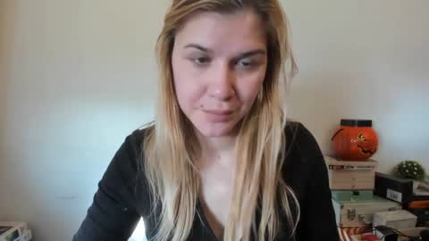 Snapshot of artsyandcraftsy_ chatting on 8, 2, 2025 MIA online show from 8, 2, 2025