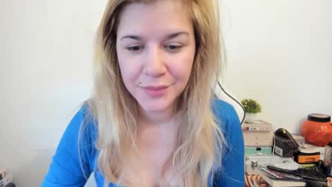 Snapshot of artsyandcraftsy_ chatting on 14, 2, 2025 MIA online show from 14, 2, 2025