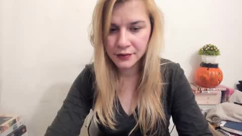 Snapshot of artsyandcraftsy_ chatting on 25, 2, 2025 MIA online show from 25, 2, 2025