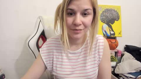 Snapshot of artsyandcraftsy_ chatting on 3, 3, 2025 MIA online show from 3, 3, 2025