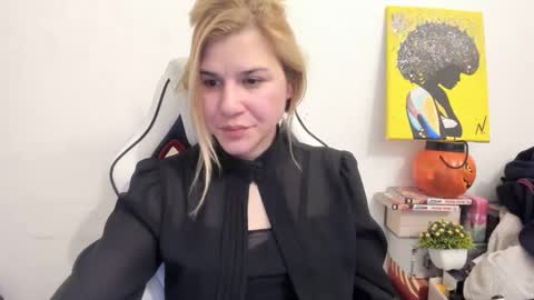 Snapshot of artsyandcraftsy_ chatting on 4, 3, 2025 MIA online show from 4, 3, 2025