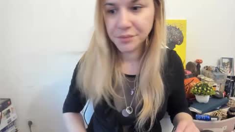 Snapshot of artsyandcraftsy_ chatting on 10, 3, 2025 MIA online show from 10, 3, 2025