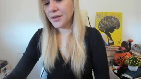 Snapshot of artsyandcraftsy_ chatting on 11, 3, 2025 MIA online show from 11, 3, 2025