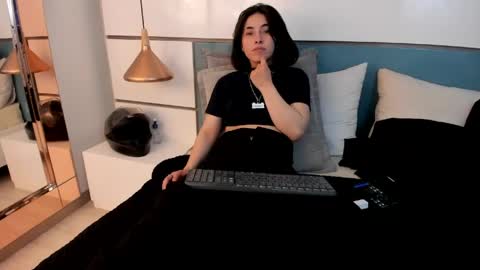 Ashkoreh online show from 15, 5, 2026