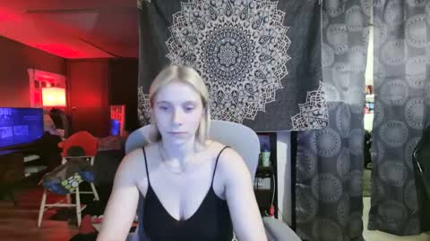 Snapshot of ashleewolfx chatting on 23, 12, 2024 Ashlee Wolf online show from 23, 12, 2024