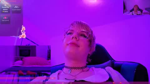 Snapshot of ashley_angel_love chatting on 4, 10, 2025 Angel Ashley Love  online show from 4, 10, 2025