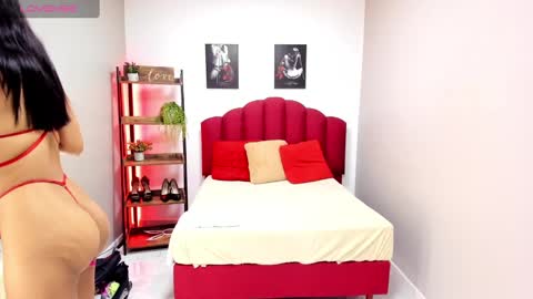 ashleyrobert_ online show from 6, 12, 2024