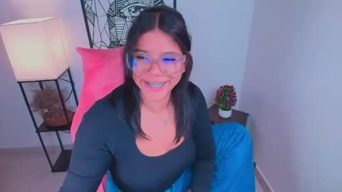 Ashleyy18   online show from 24, 4, 2026