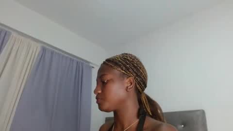 Snapshot of ashliegreen1 chatting on 11, 1, 2025 AshlieGreen online show from 11, 1, 2025