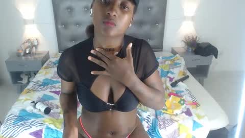 Snapshot of ashliegreen1 chatting on 6, 3, 2025 AshlieGreen online show from 6, 3, 2025