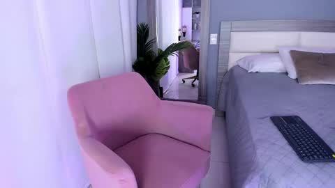 Ashly online show from 7, 10, 2025