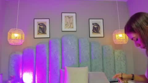 ashlye_collins online show from 22, 7, 2026