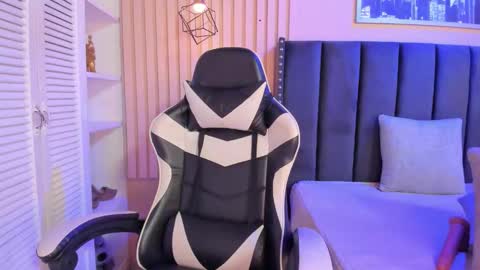 ashlye_miller_ online show from 8, 2, 2026