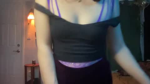 Ashlyn Lotus online show from 8, 3, 2025