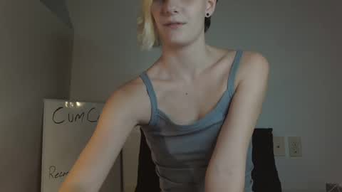 Snapshot of ashquartz chatting on 10, 9, 2025 Ash online show from 10, 9, 2025