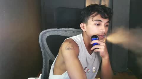 Snapshot of asian_hunk_moreno chatting on 21, 6, 2026 Yuri online show from 21, 6, 2026