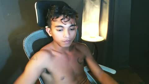 Snapshot of asian_hunk_moreno chatting on 23, 6, 2026 Yuri online show from 23, 6, 2026
