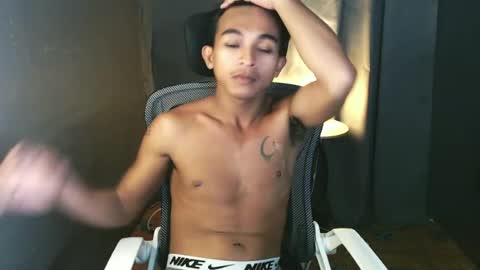 Snapshot of asian_hunk_moreno chatting on 28, 6, 2026 Yuri online show from 28, 6, 2026