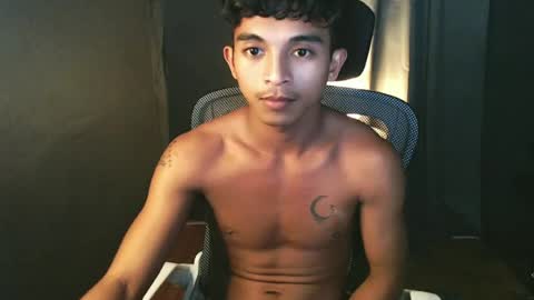 Snapshot of asian_hunk_moreno chatting on 30, 6, 2026 Yuri online show from 30, 6, 2026