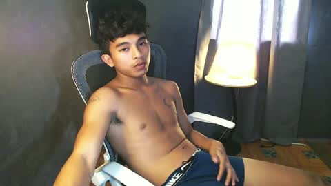 Snapshot of asian_hunk_moreno chatting on 5, 7, 2026 Yuri online show from 5, 7, 2026