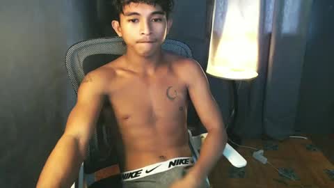 Snapshot of asian_hunk_moreno chatting on 7, 7, 2026 Yuri online show from 7, 7, 2026