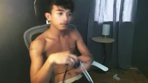 Snapshot of asian_hunk_moreno chatting on 8, 7, 2026 Yuri online show from 8, 7, 2026