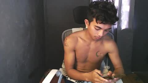Snapshot of asian_hunk_moreno chatting on 14, 7, 2026 Yuri online show from 14, 7, 2026