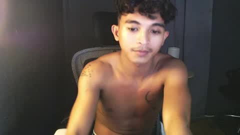 Snapshot of asian_hunk_moreno chatting on 18, 7, 2026 Yuri online show from 18, 7, 2026