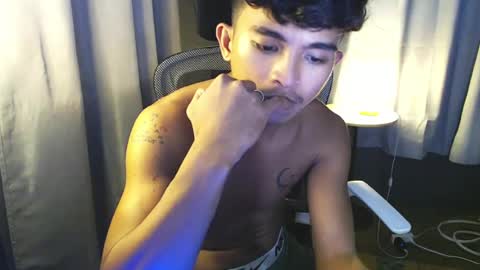 Snapshot of asian_hunk_moreno chatting on 21, 7, 2026 Yuri online show from 21, 7, 2026