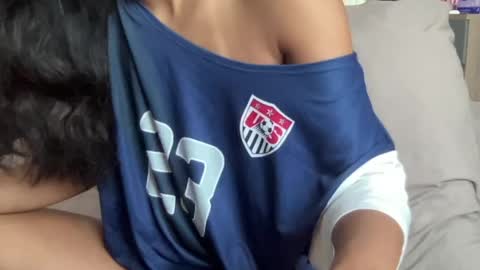 asiangirlandwhiteguy online show from 28, 4, 2026
