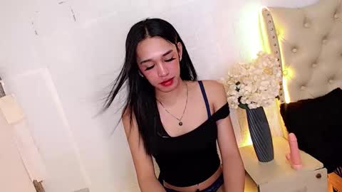 asianpetite_ivy online show from 9, 1, 2026
