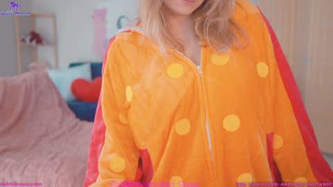 Asiri   pronounced Ah-siri Please no nicknames   3 online show from 27, 2, 2026