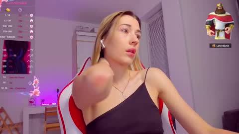 Caroline online show from 26, 9, 2025