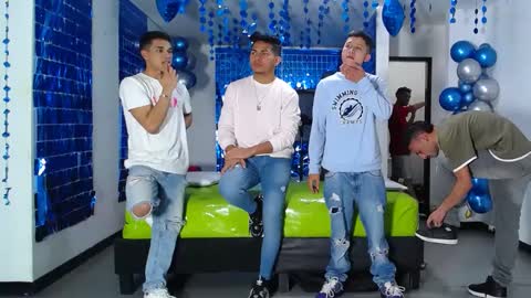 Snapshot of asmodeus7100 chatting on 16, 2, 2025 THOMAS AND DAMIAND online show from 16, 2, 2025