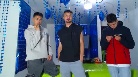 Snapshot of asmodeus7100 chatting on 2, 3, 2025 THOMAS AND DAMIAND online show from 2, 3, 2025