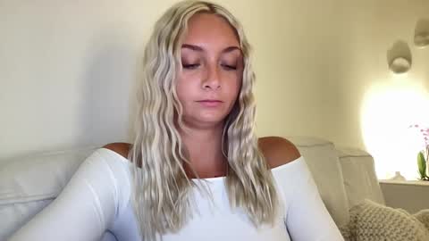 Snapshot of aspenaries chatting on 4, 3, 2025 Aspen Aries online show from 4, 3, 2025